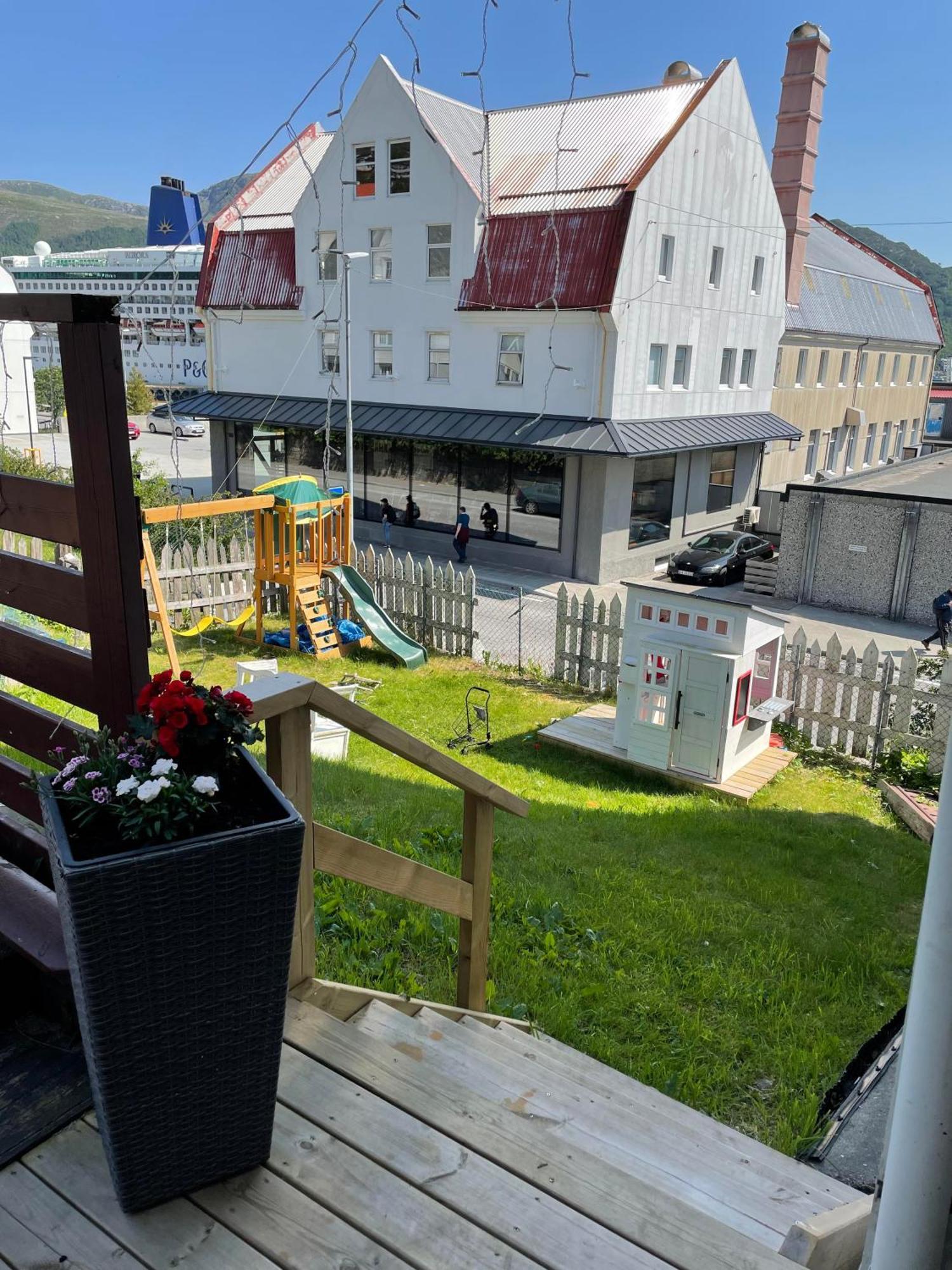 Gate 1 Bnb, 177 House Nr, Maloy Bed and Breakfast Exteriör bild